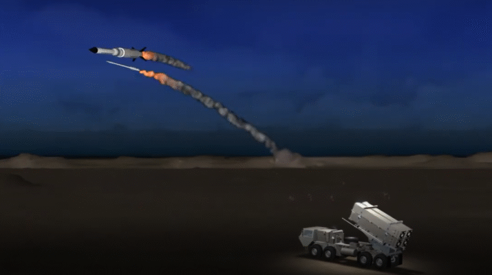 Ilustrasi sistem rudal THAAD Amerika meluncurkan rudal pencegat ke udara malam hari di tengah gurun, sebagai bagian dari upaya pertahanan terhadap serangan rudal balistik.